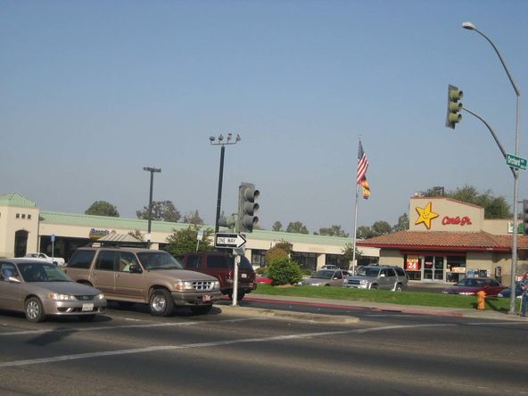 3332 S Mooney Blvd, Visalia, CA 93277